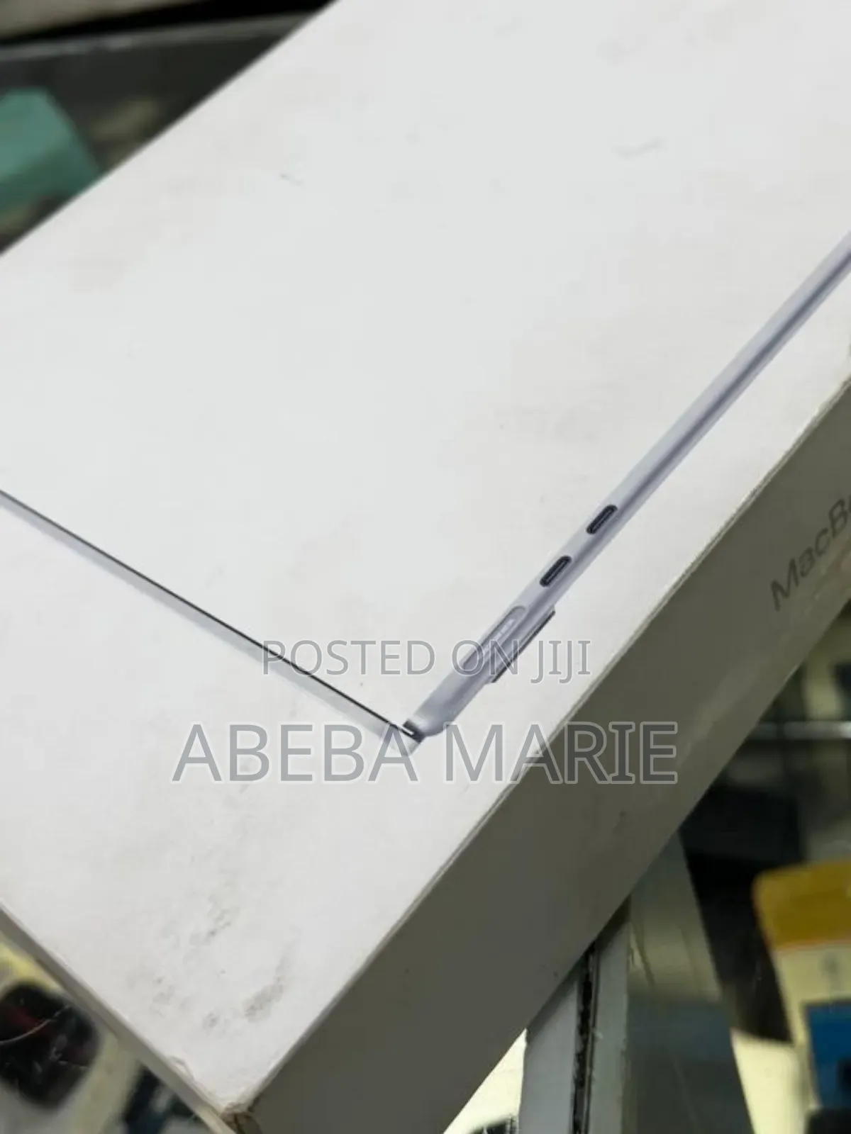New Laptop Apple MacBook Air 2025 M4 13-Inch 16GB Apple M4 SSD 256GB