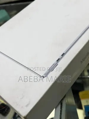New Laptop Apple MacBook Air 2025 M4 13-Inch 16GB Apple M4 SSD 256GB