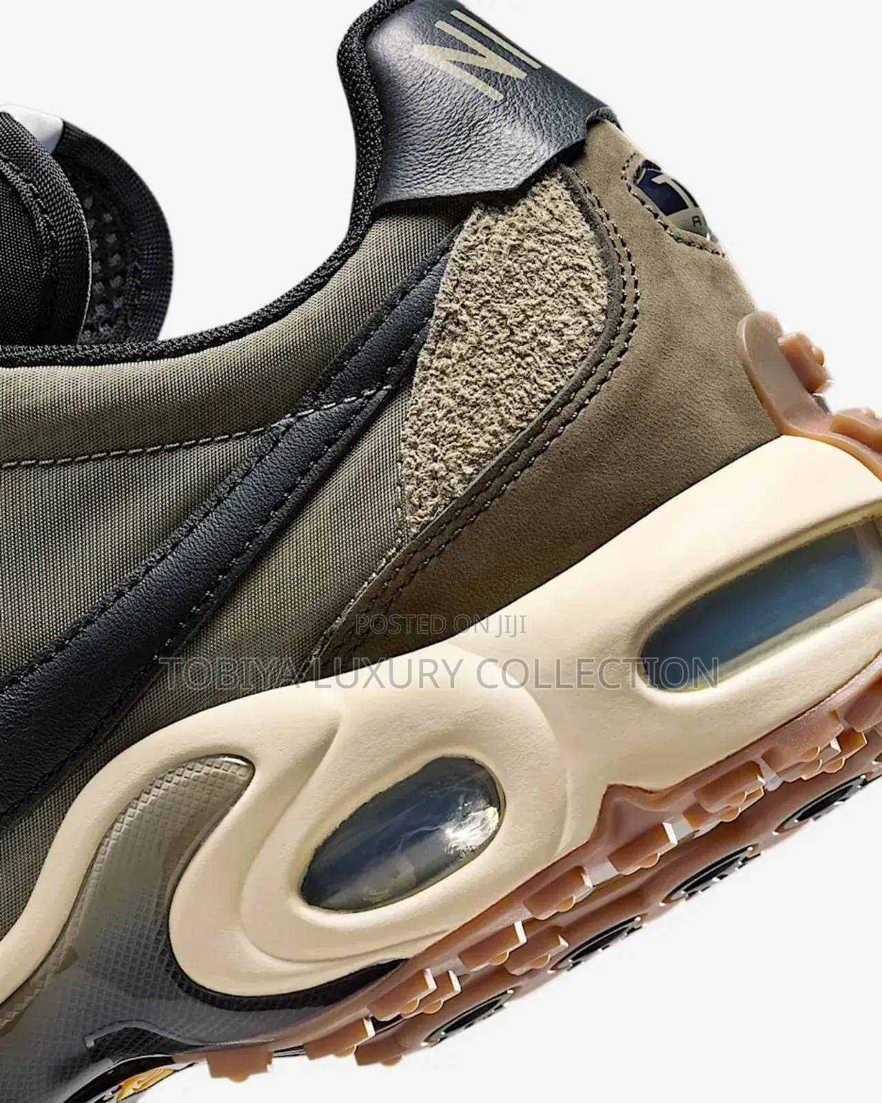 33,500 Birr
Nike Air Max Waffle Sp
 Original Shoes Only 