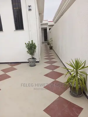 5bdrm Villa in አአ, Bole for Sale