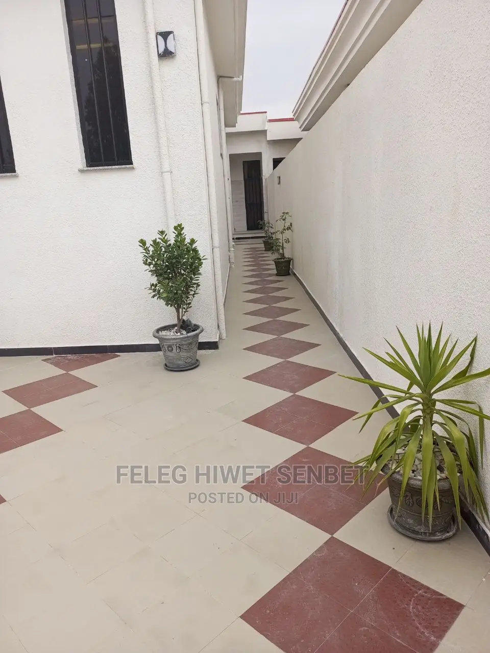 5bdrm Villa in አአ, Bole for Sale