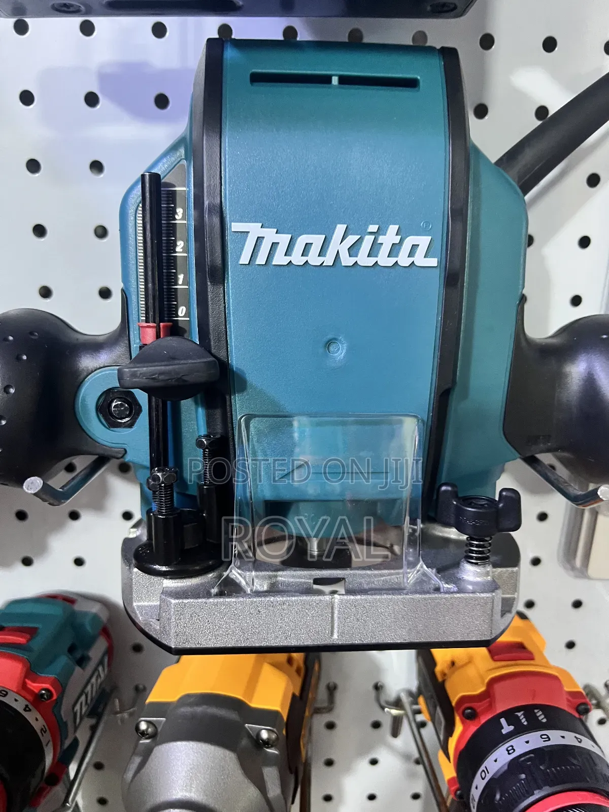 Original Makita Router 900w