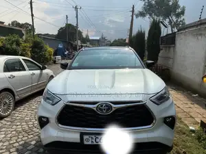Toyota Highlander Hybrid Limited 2024 Ivory