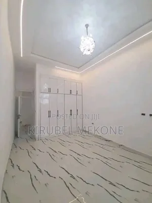 5bdrm House in Yeka for sale