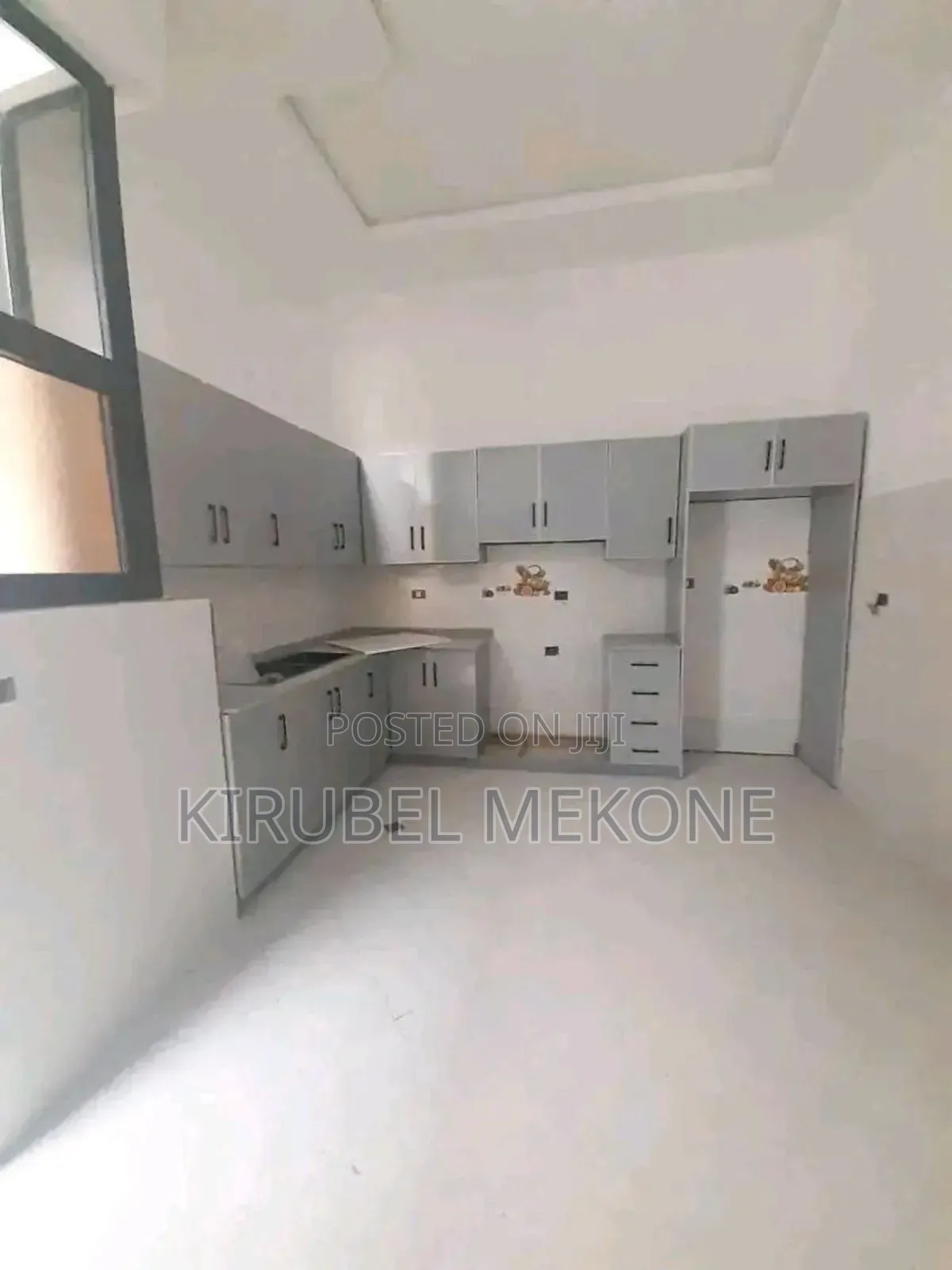 5bdrm House in Yeka for sale