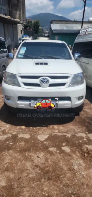 Toyota Hilux 2.5 D-4D 4X4 SRX 2009 White