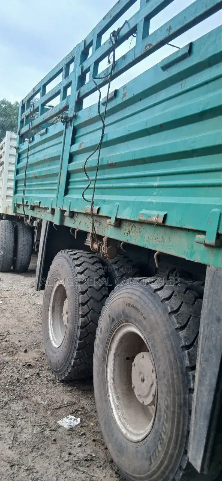 2012 Iveco ኦባማ ከነተሳቢው 4.8 ሾልቶ ብቻ