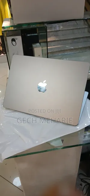 New Laptop Apple MacBook Air 2022 M2 8GB Apple M2 SSD 256GB