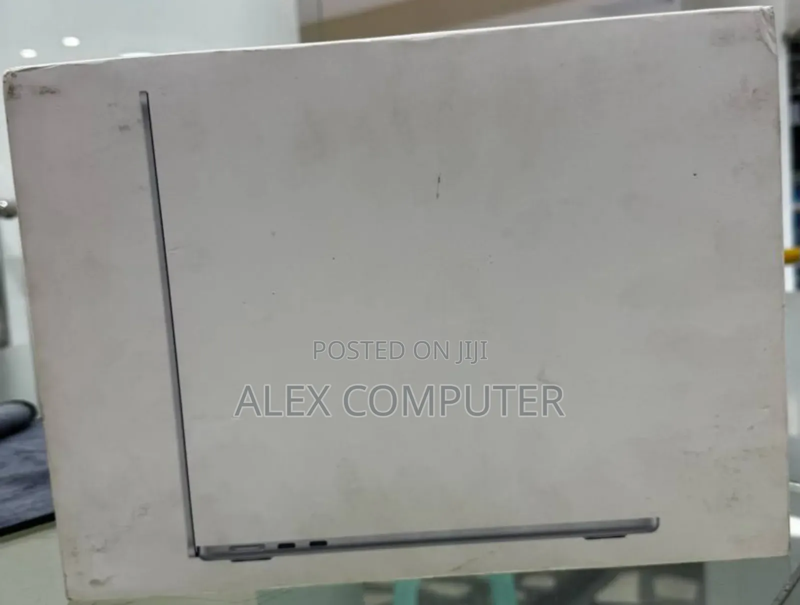 New Laptop Apple MacBook Air 2025 M4 13-Inch 16GB Apple M4 SSD 256GB