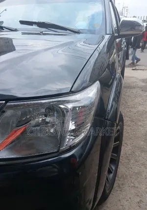 Toyota Hilux SR 4x4 2013 Black