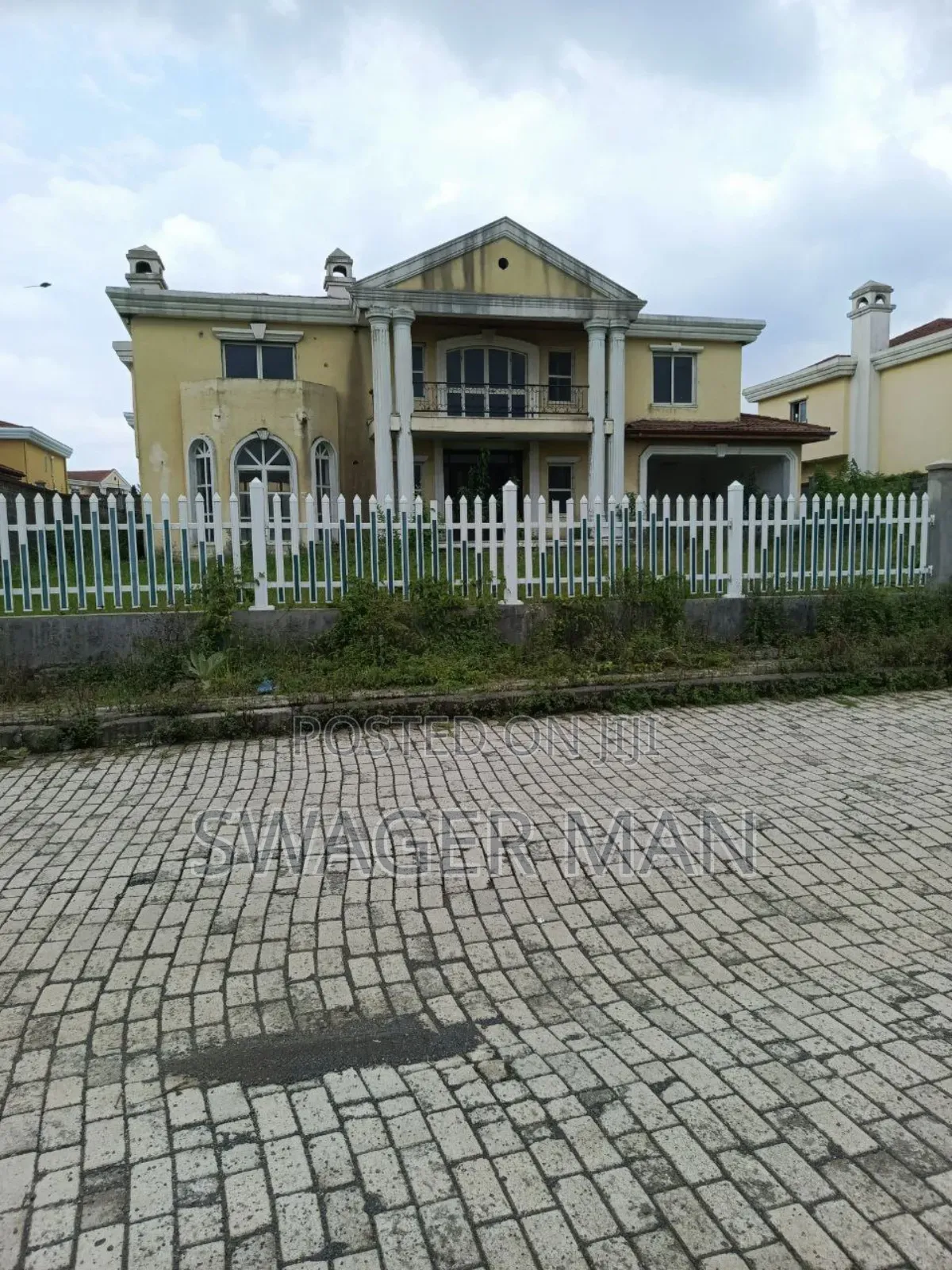 6bdrm Townhouse/Terrace in ጣፎ Ccd, Yeka for sale