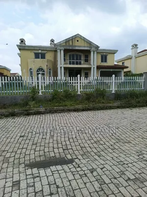 6bdrm Townhouse/Terrace in ጣፎ Ccd, Yeka for sale