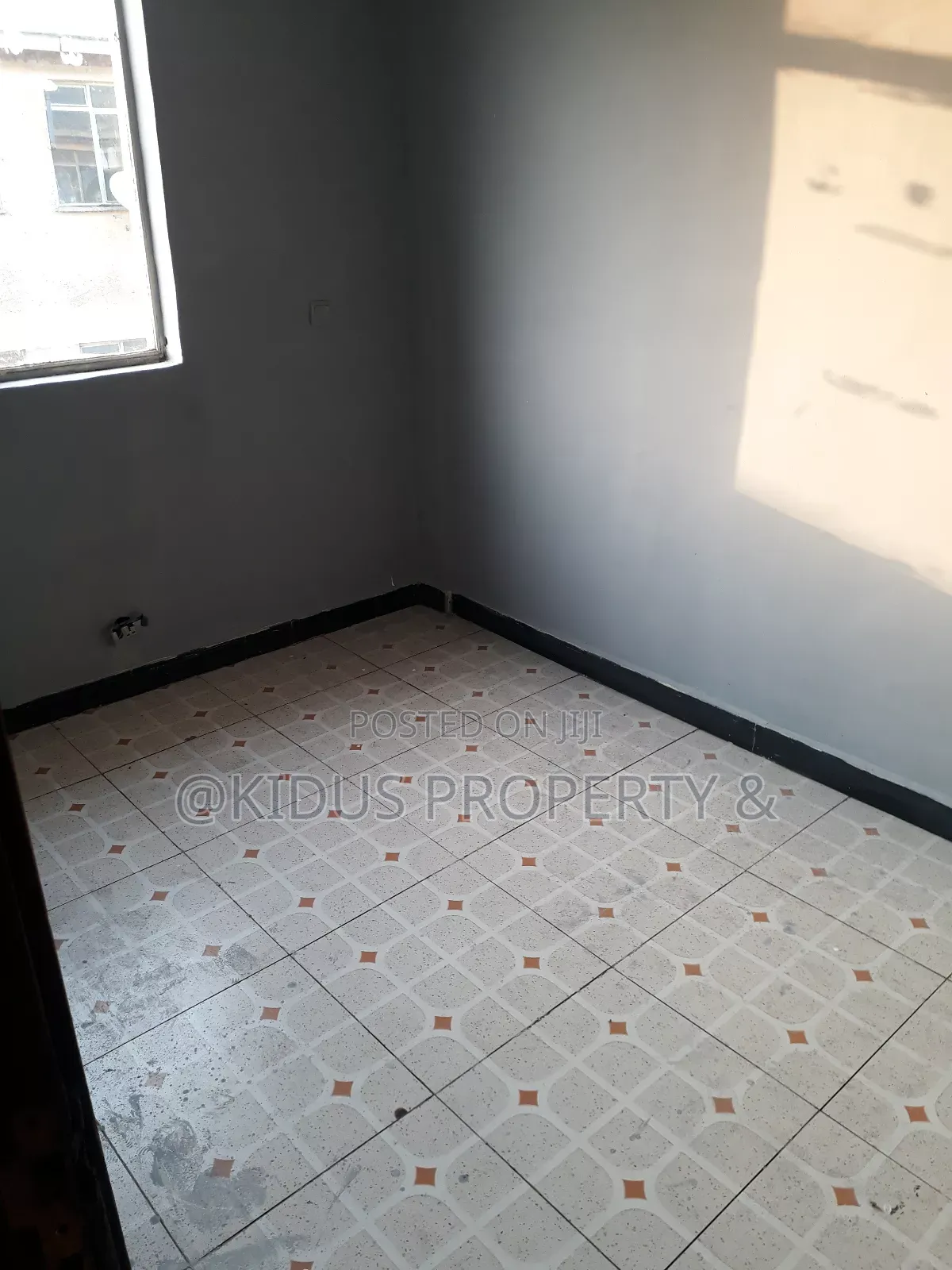 3bdrm Condo in Jemo 1, Nifas Silk-Lafto for rent