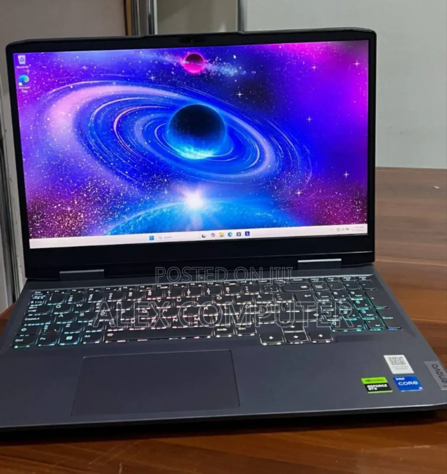 New Laptop Lenovo LOQ 15IRH8 16GB Intel Core I5 SSD 512GB