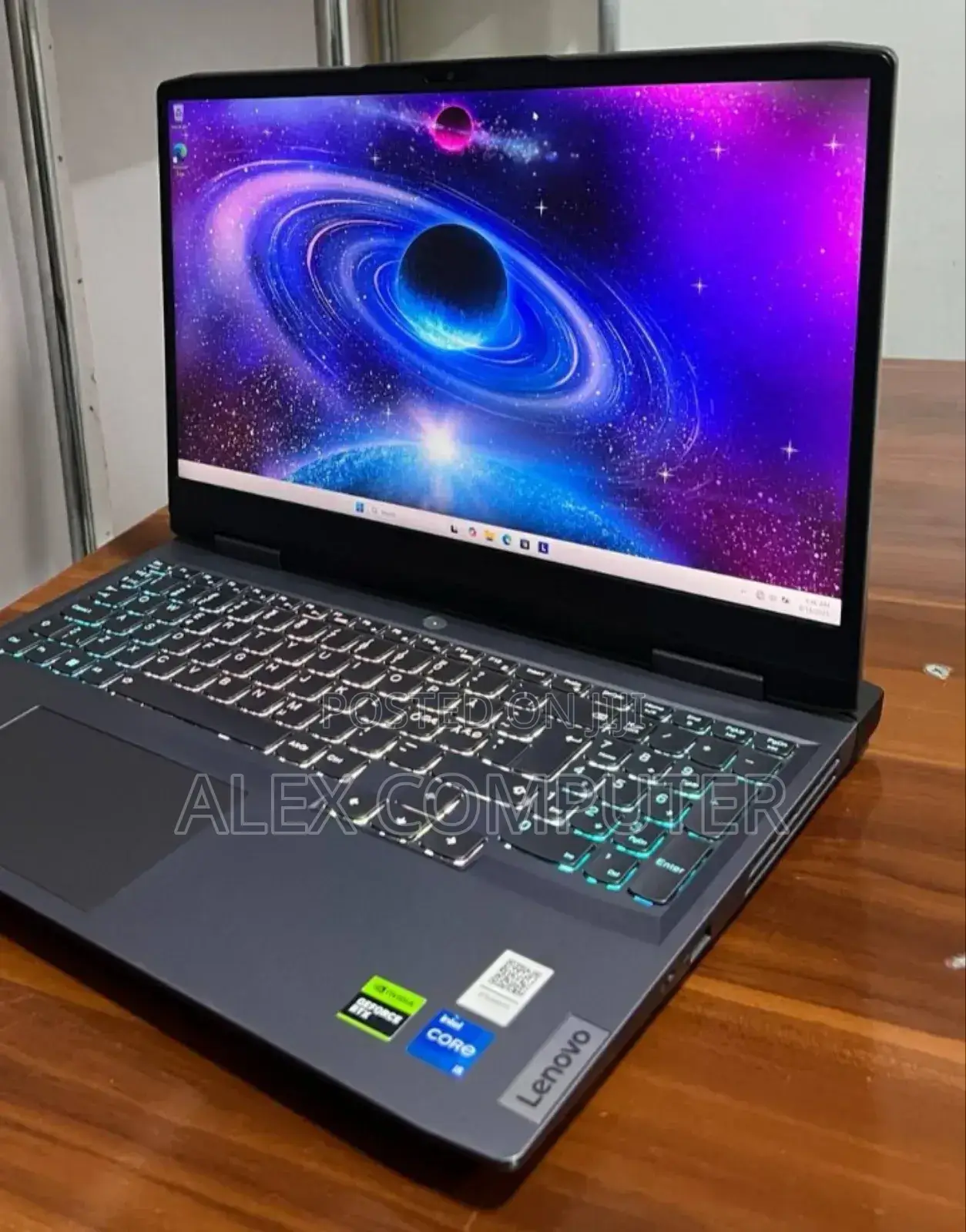 New Laptop Lenovo LOQ 15IRH8 16GB Intel Core I5 SSD 512GB