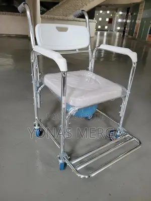 Toilet Chair\Pot Chair堿×Clearance Under Seat (Potty Brackets to Ground