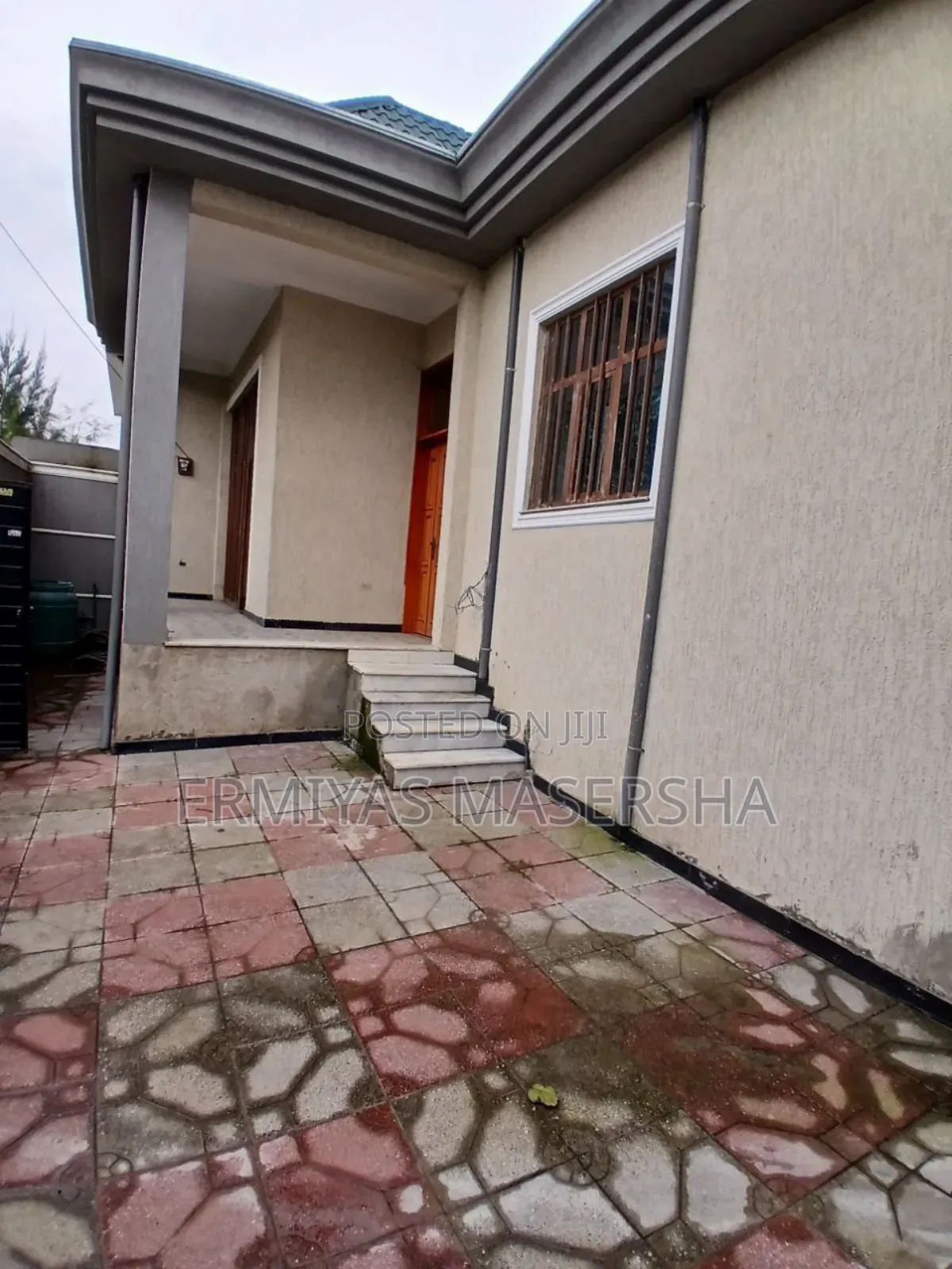 Furnished 5bdrm Villa in Yeka for sale