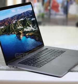 New Laptop Apple MacBook Pro 2017 4GB Intel Core I7 SSD 512GB