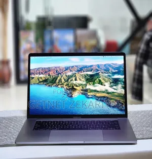 New Laptop Apple MacBook Pro 2017 16GB Intel Core I7 SSD 512GB