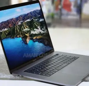 New Laptop Apple MacBook Pro 2017 16GB Intel Core I7 SSD 512GB
