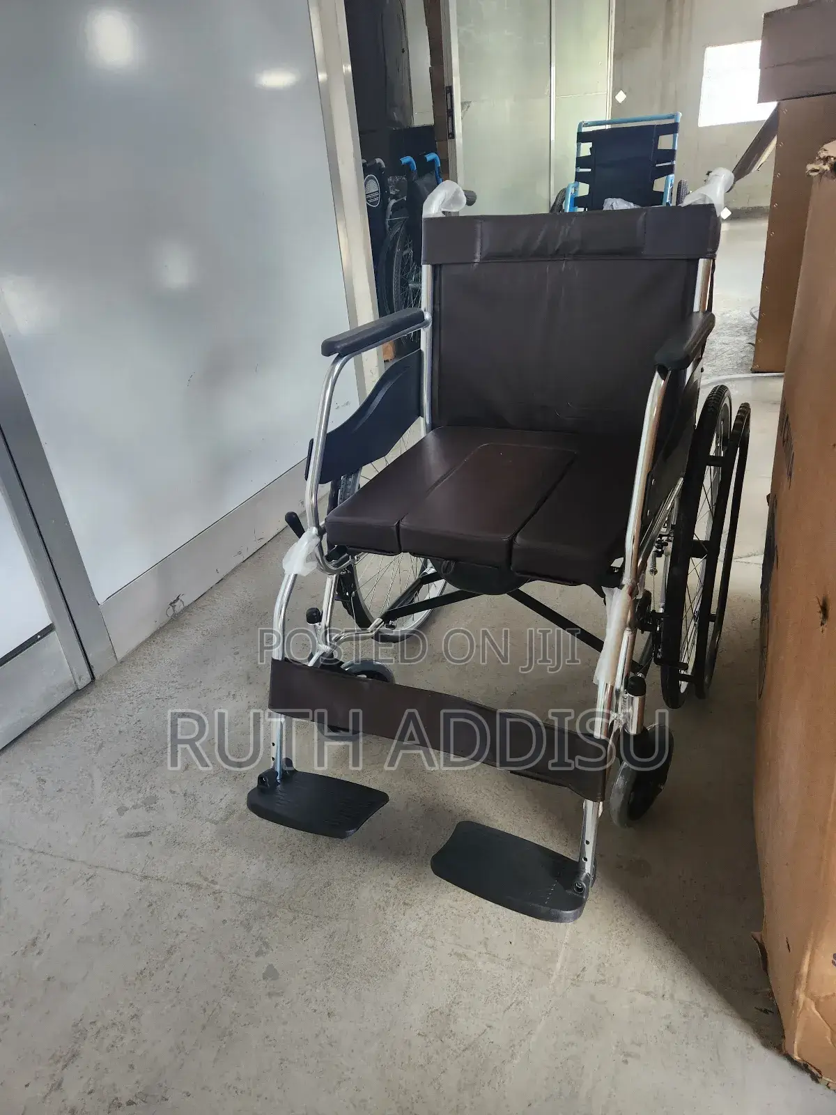 Foldable Wheelchair仔在commode Wheelchair曼谷wheelchair短短wheelchair New