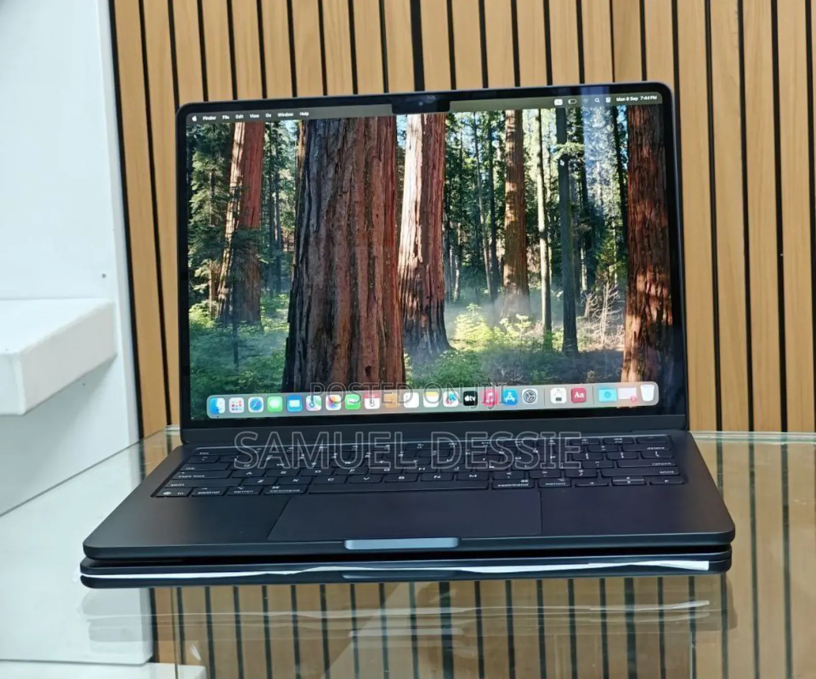New Laptop Apple MacBook Air 2024 M3 13-Inch 16GB Apple M3 SSD 256GB