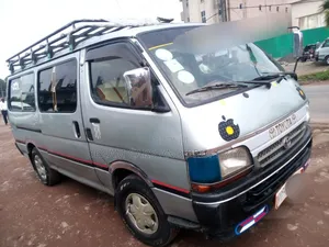 Toyota HiAce 2004 Silver