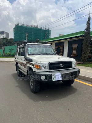 Toyota Land Cruiser 2019 White