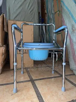 Commode Chair弒፻this Potty Chair~滷 Provide a Comfortable, Secure Grip