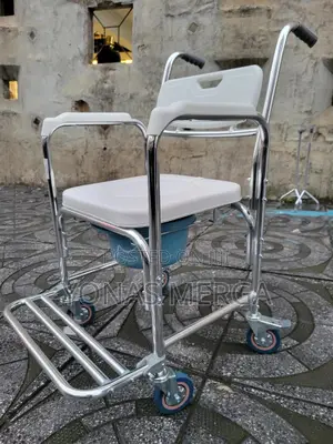 Toilet Chair驌፬commode₦咦movable Footrest a Handle
A Detachable Bedpan