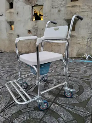Commode Chair¥፫ Supports Up to 150 Kg𤪕∂Very Comfortable and Durable