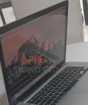 New Laptop Apple MacBook Pro 2017 4GB Intel Core i7 SSD 512GB