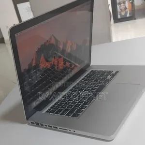 New Laptop Apple MacBook Pro 2017 4GB Intel Core i7 SSD 512GB