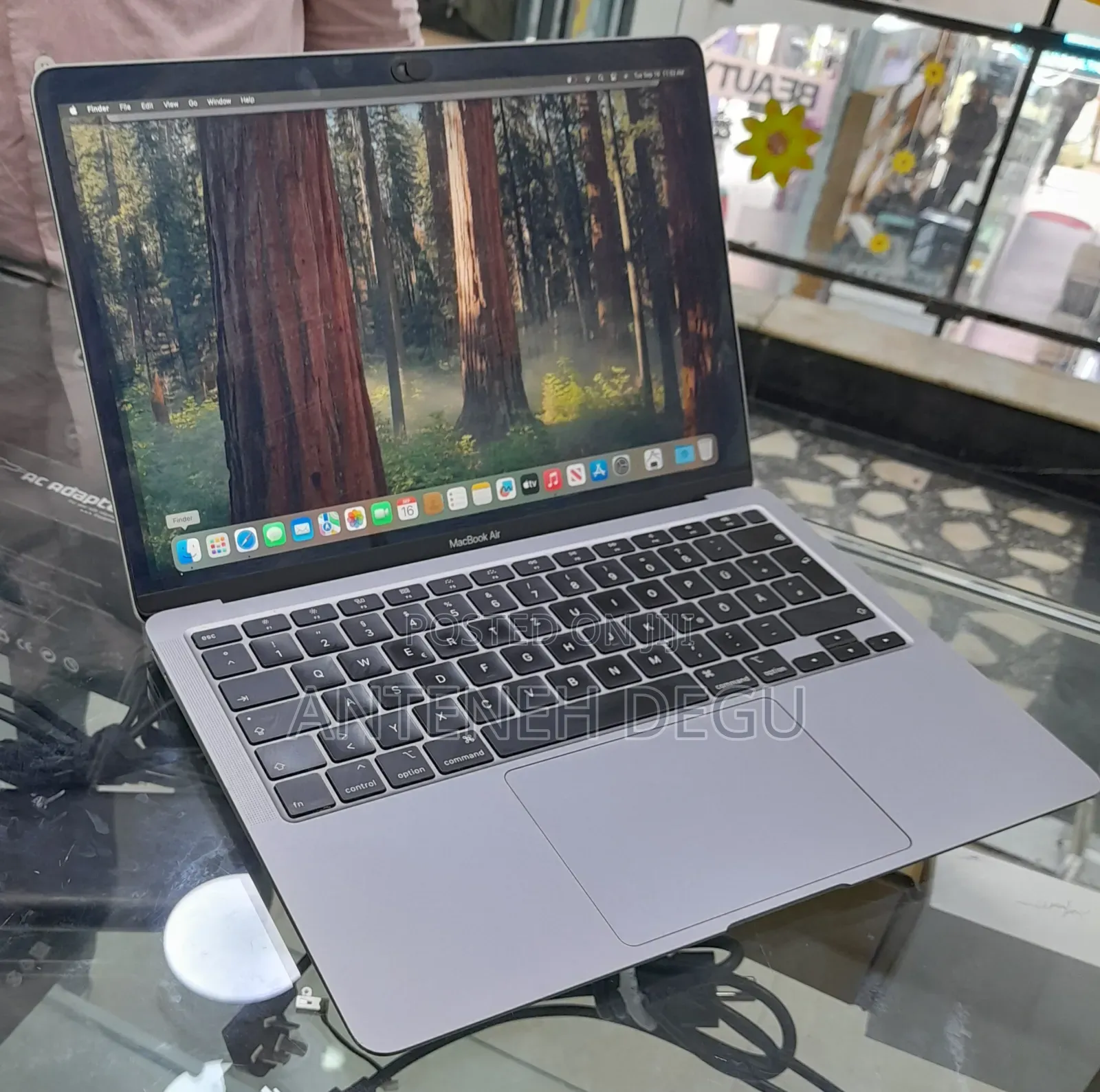 New Laptop Apple MacBook Air 2020 8GB Intel Core I5 SSD 256GB