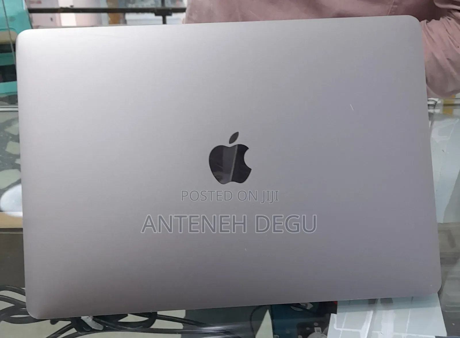 New Laptop Apple MacBook Pro 2017 8GB Intel Core I5 SSD 256GB