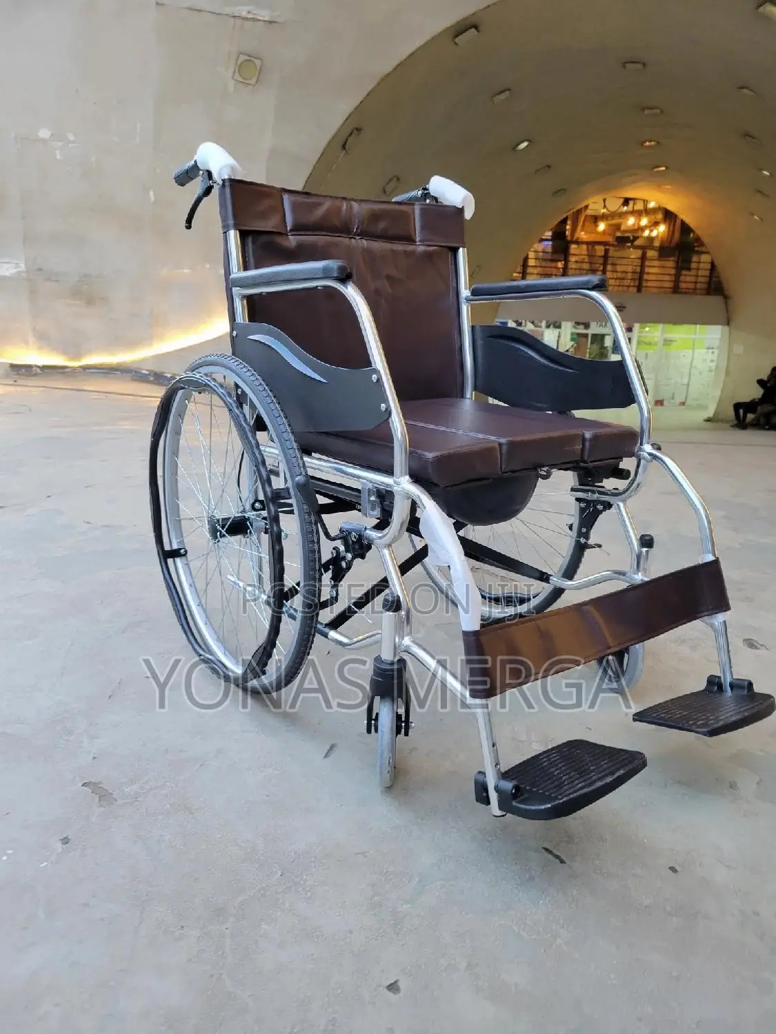 Toilet Wheelchair乍三made Of High Quaty Metal + Leather Oxford Cloth