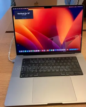 New Laptop Apple MacBook Pro 2017 16GB Intel Core I7 SSD 1T
