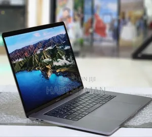 New Laptop Apple MacBook Pro 2017 16GB Intel Core I7 SSD 512GB