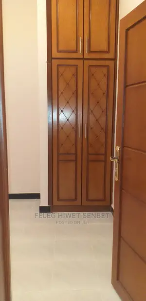 5bdrm Villa in አአ, Bole for Sale