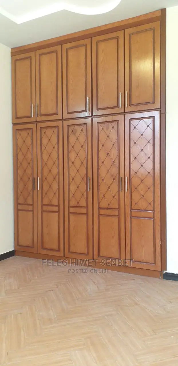 5bdrm Villa in አአ, Bole for Sale