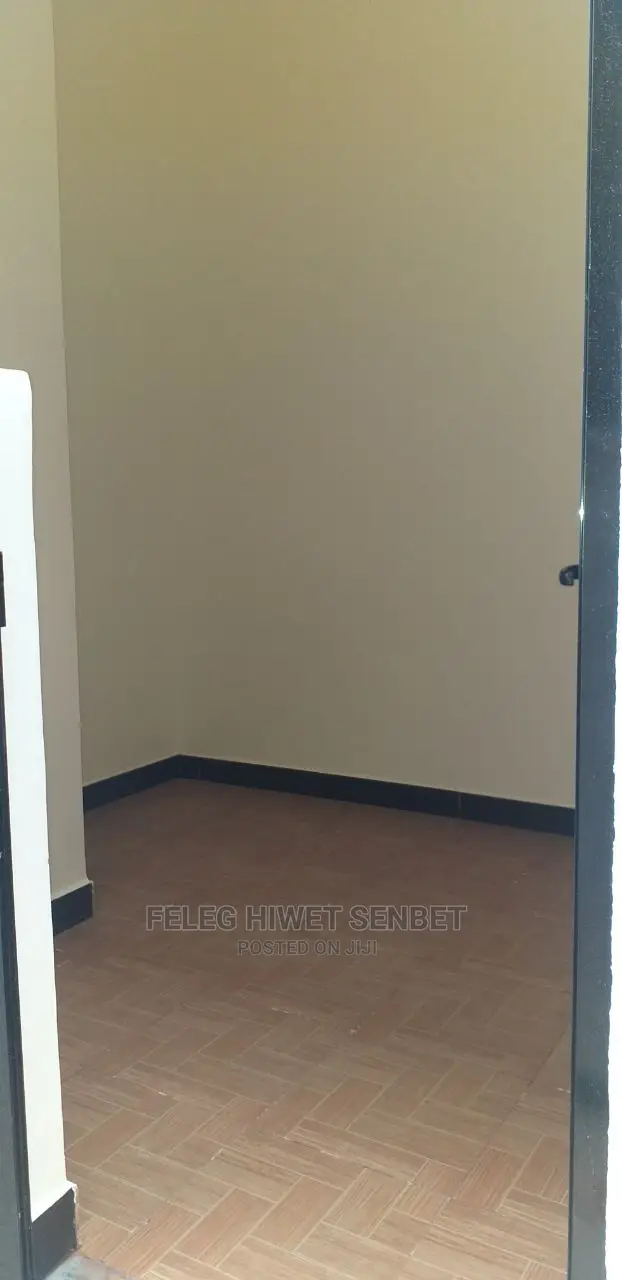5bdrm Villa in አአ, Bole for Sale