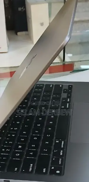 New Laptop Apple MacBook Air 2022 M2 8GB Apple M2 SSD 256GB