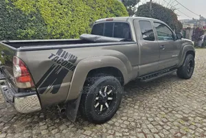 Toyota Tacoma 2012 Gray