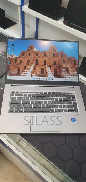 New Laptop HP ZBook Fury 15 G8 16GB Intel Core i7 SSD 512GB