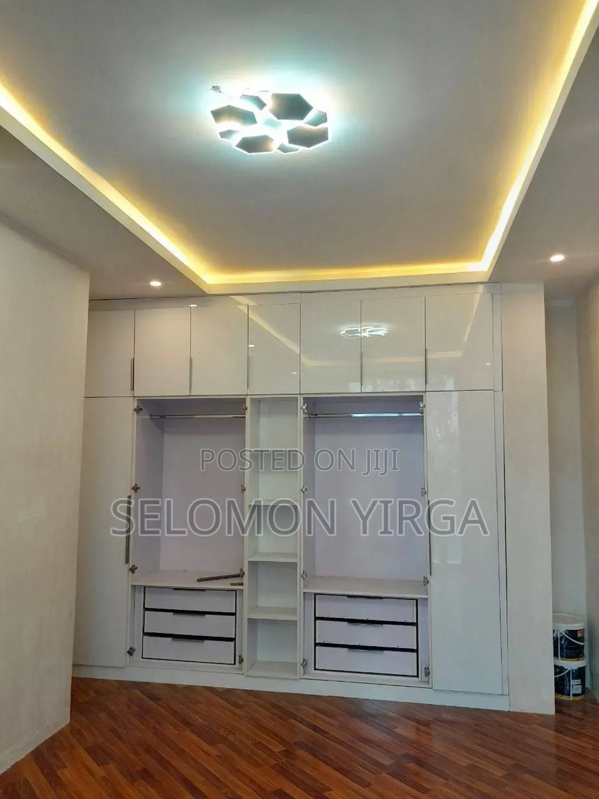 10bdrm House in Adis Ababa, Bole for sale