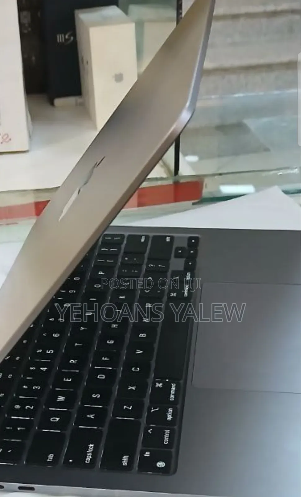 New Laptop Apple MacBook Air 2022 M2 8GB Apple M2 SSD 256GB