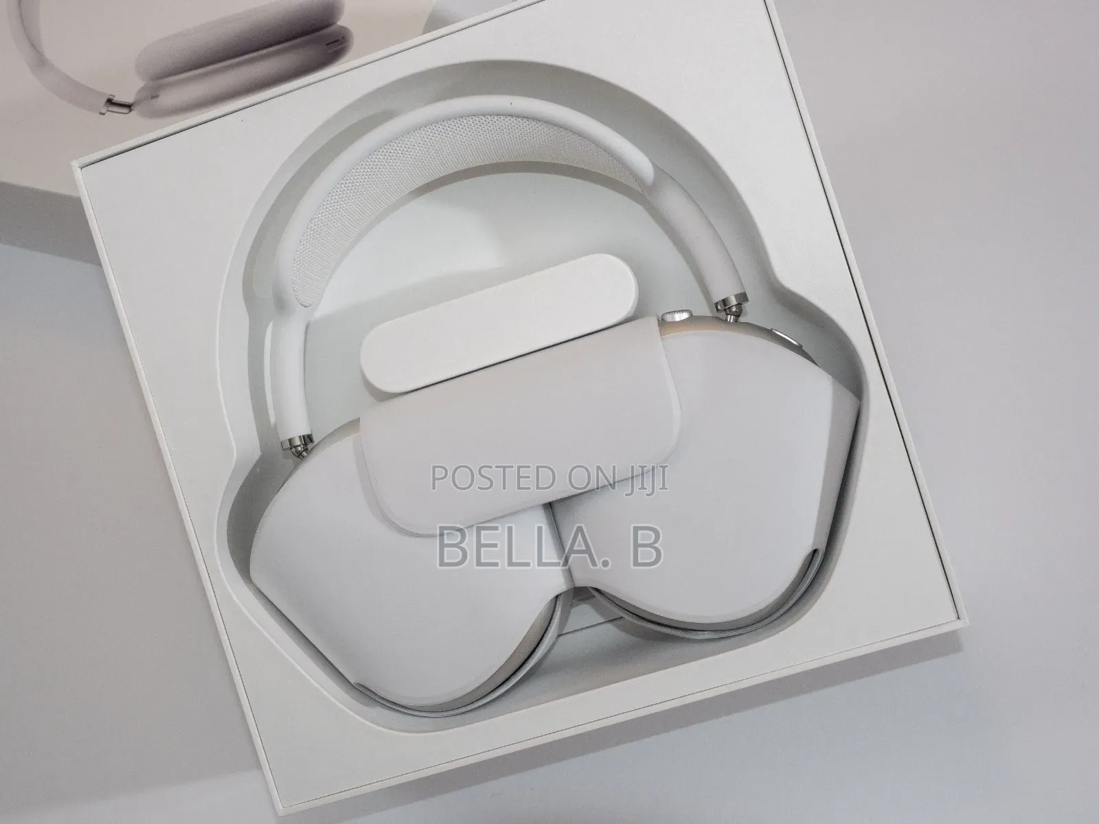 Brand New Airpod Max Headset: Precision Craftsmanship.