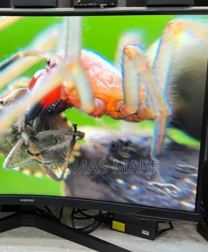  Samsung 32-Inch Curved Gaming Monitor – 144ed