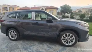 New Toyota Highlander Hybrid 2024 Matt Black