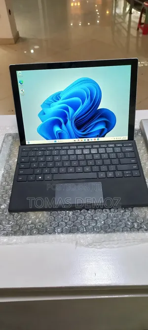 New Laptop Microsoft Surface Pro 5 16GB Intel Core I7 SSD 512GB